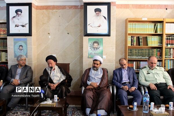 دیدار مدیران استان با نماینده ولی فقیه در استان سمنان