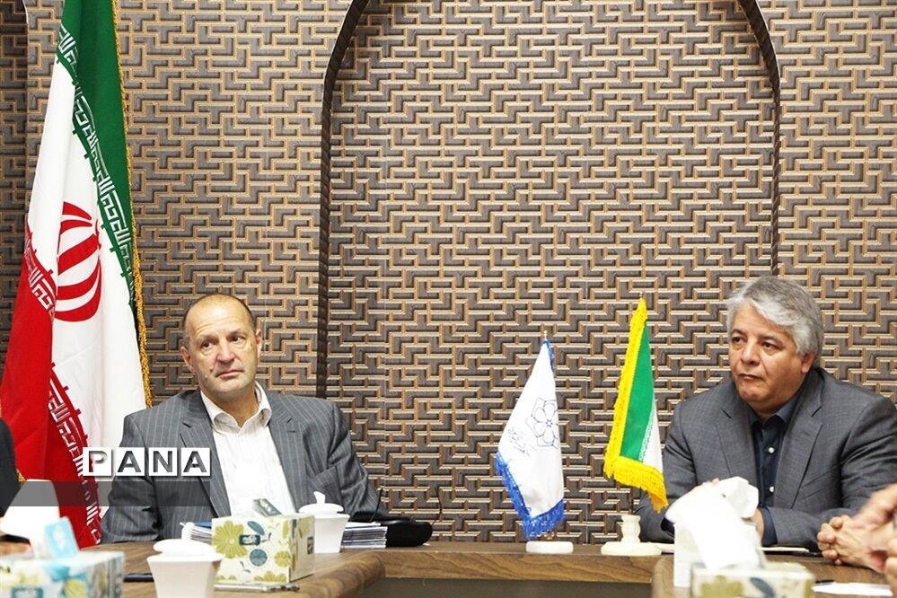 دیدار رئیس بنیاد جهانی انرژی با مسئولان شهرداری یزد