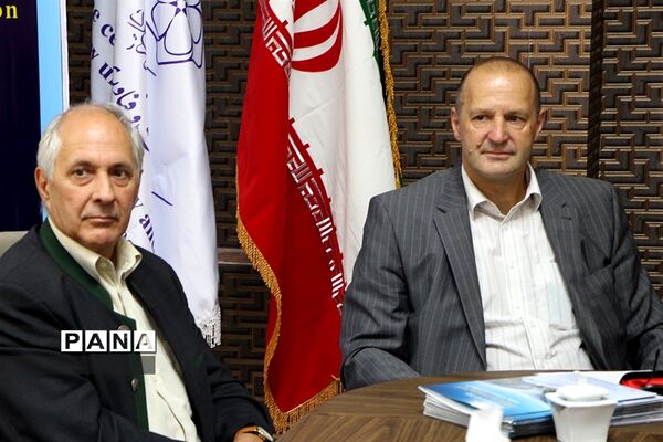 دیدار رئیس بنیاد جهانی انرژی با مسئولان شهرداری یزد