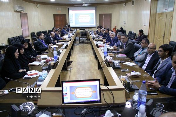 نشست شورای معاونان آموزش و پرورش استان یزد با حضور رضوان حکیم زاده معاون آموزش ابتدایی کشور