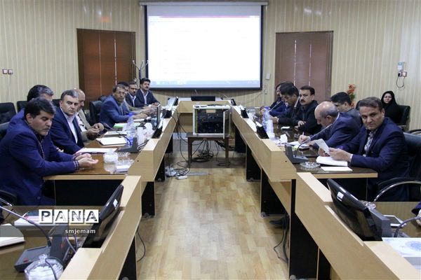 نشست شورای معاونان آموزش و پرورش استان یزد با حضور رضوان حکیم زاده معاون آموزش ابتدایی کشور