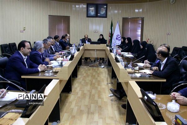 نشست شورای معاونان آموزش و پرورش استان یزد با حضور رضوان حکیم زاده معاون آموزش ابتدایی کشور