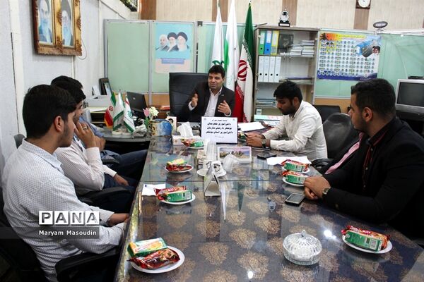 نشست اعضای شورای دانش آموزی بوشهر با رئیس سازمان دانش آموزی استان بوشهر