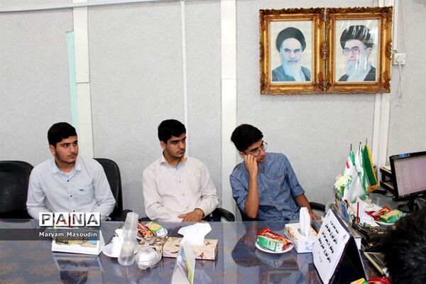 نشست اعضای شورای دانش آموزی بوشهر با رئیس سازمان دانش آموزی استان بوشهر