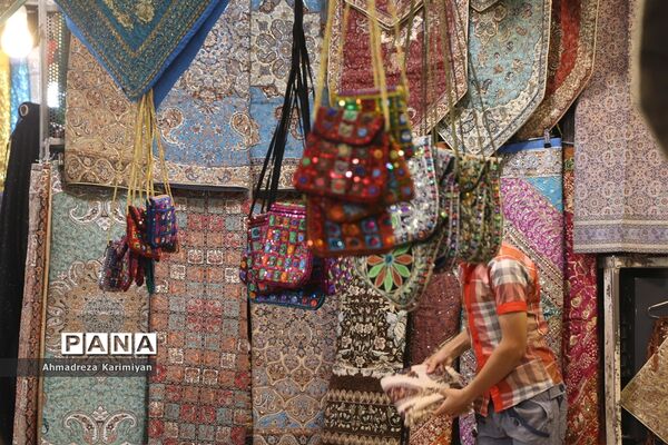 دالان‌های هزار توی بازار وکیل