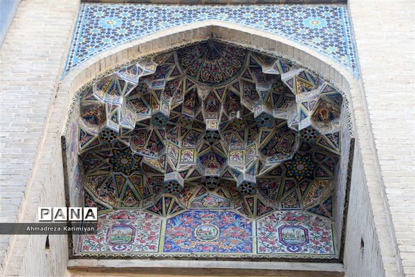 دالان‌های هزار توی بازار وکیل