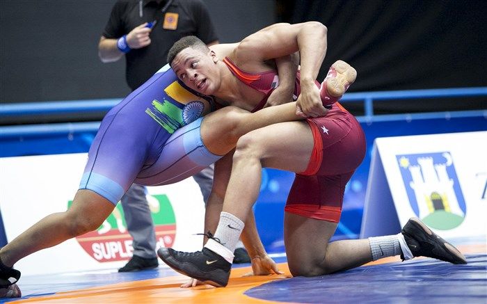 کشتی آزاد قهرمانی نوجوانان جهان؛ سه ایرانی به نیمه نهایی رسیدند