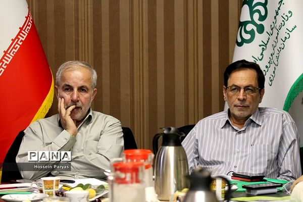 نشست هم‌اندیشی مسئولان سازمان دانش‌آموزی و جمعی از نمایندگان مجلس