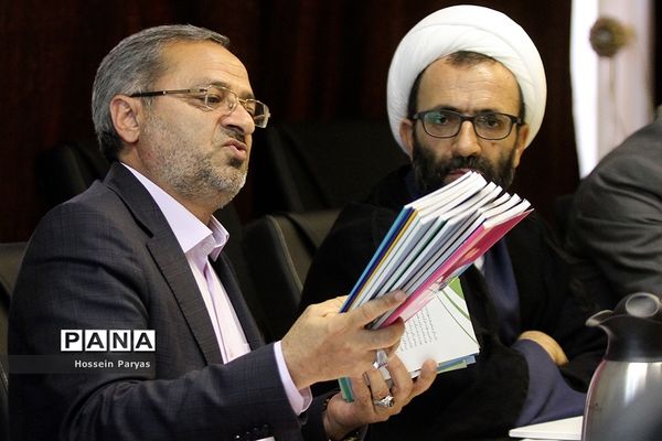 نشست هم‌اندیشی مسئولان سازمان دانش‌آموزی و جمعی از نمایندگان مجلس