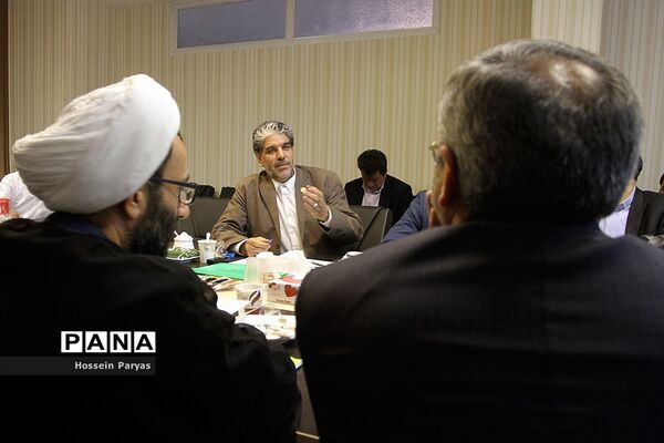 نشست هم‌اندیشی مسئولان سازمان دانش‌آموزی و جمعی از نمایندگان مجلس