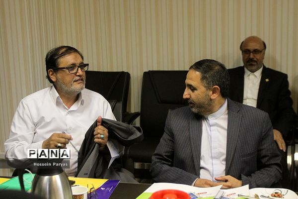 نشست هم‌اندیشی مسئولان سازمان دانش‌آموزی و جمعی از نمایندگان مجلس