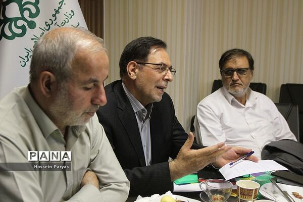 نشست هم‌اندیشی مسئولان سازمان دانش‌آموزی و جمعی از نمایندگان مجلس