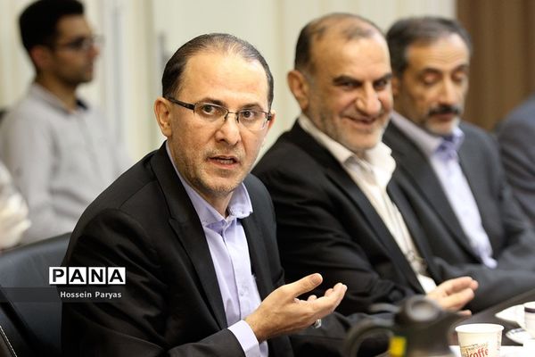 نشست هم‌اندیشی مسئولان سازمان دانش‌آموزی و جمعی از نمایندگان مجلس