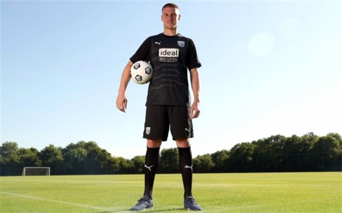 گلر منچستریونایتد به وست برموویچ پیوست