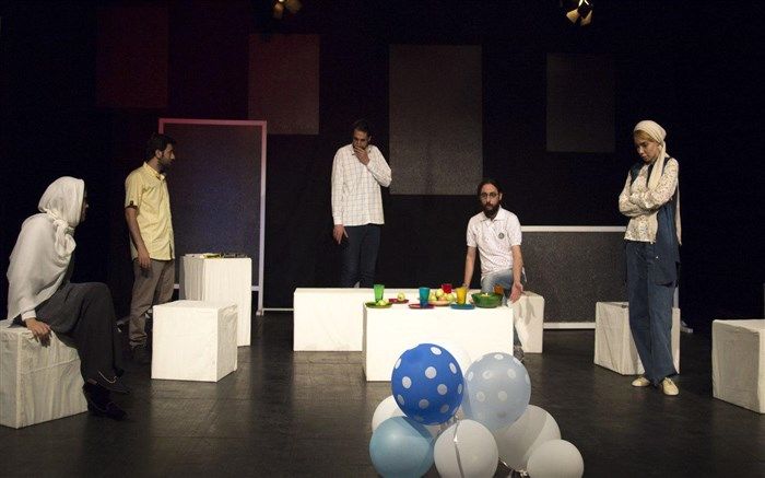 اجرای هنرمندان و تمدید نمایش «شبیه رهایی ورای یک نفس»