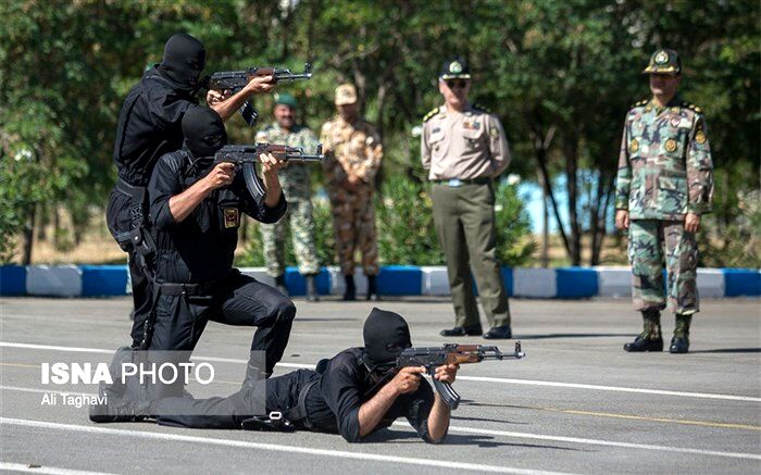 تصاویر/ بازدید افسران چینی از تیپ ۶۵ نیروهای ویژه ارتش ایران