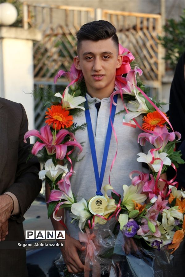 استقبال از دو کاراته‌کار دانش‌آموز در جویبار