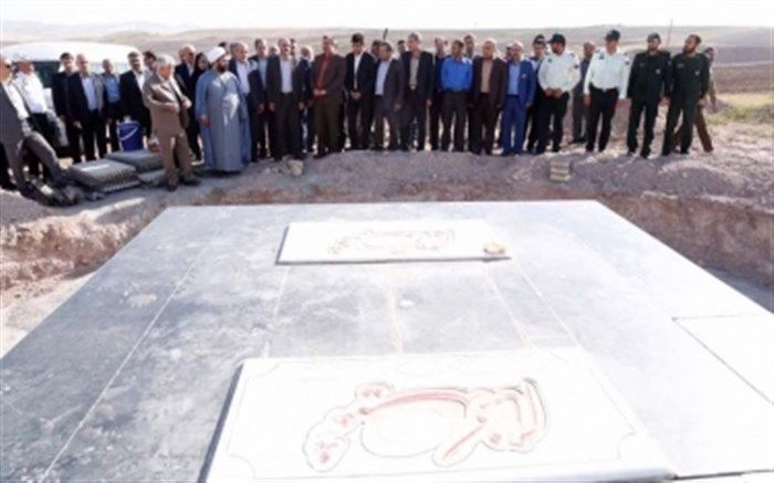 ادای احترام استاندار قزوین به مقام شامخ شهدای کوهین