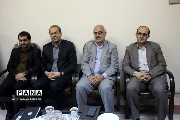 دیدار مدیرکل آموزش و پرورش همدان با رئیس سازمان دانش آموزی استان همدان