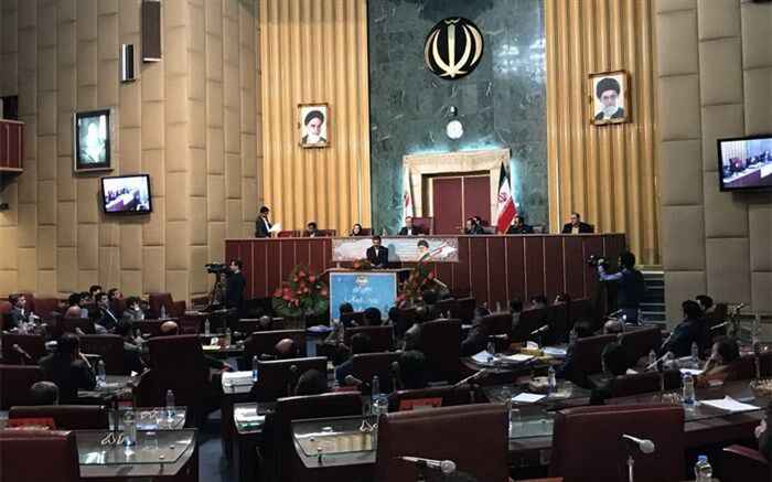 نایب رئیس شورای عالی استان‌ها: دولت و مجلس برای برطرف کردن مشکلات کشور از شوراها کمک بگیرند
