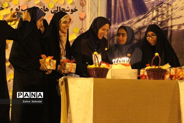 شبی با قرآن در اردوی دانش‌آموزی مناطق مرزی