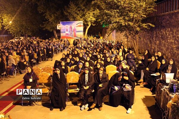 شبی با قرآن در اردوی دانش‌آموزی مناطق مرزی