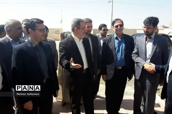 بازدید بطحایی از روند آماده‌سازی دبستان شهید بدیهی ناحیه ۴ اصفهان