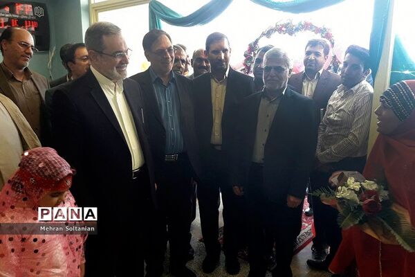 بازدید بطحایی از روند آماده‌سازی دبستان شهید بدیهی ناحیه ۴ اصفهان