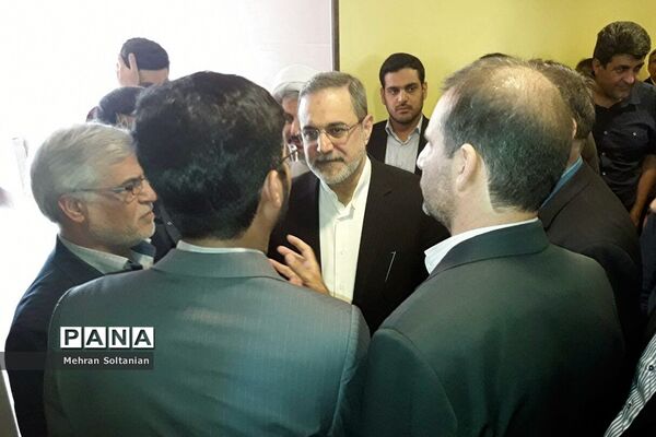 بازدید بطحایی از روند آماده‌سازی دبستان شهید بدیهی ناحیه ۴ اصفهان