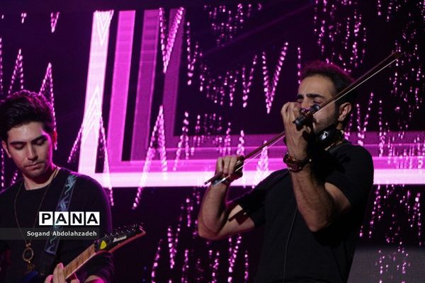 کنسرت پازل‌ بند در ساری