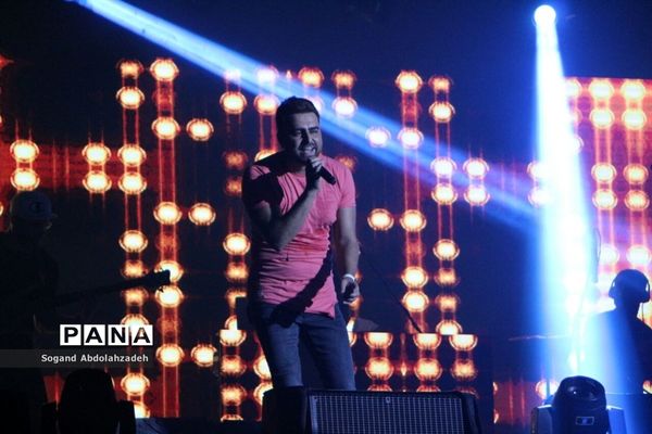 کنسرت پازل‌ بند در ساری