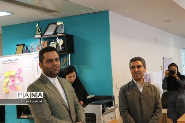 بازدید دانش آموزان دختر دوره های تابستانه سازمان دانش آموزی از موسسه فرهنگی شهر آرا مشهد