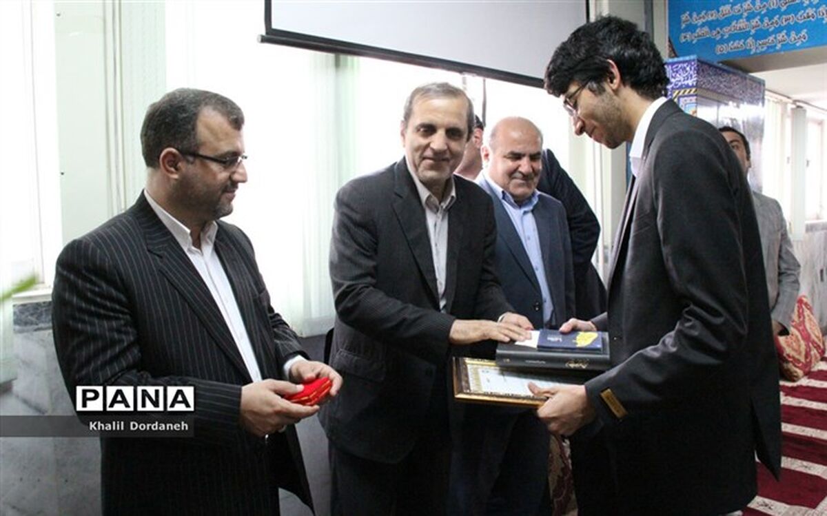 آیین استقبال از دانش‌آموز برنده مدال طلای المپیاد جهانی ریاضی برگزار شد