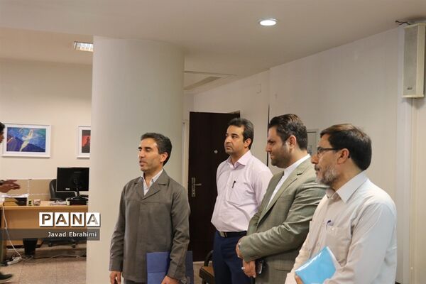 بازدید دانش‌آموزان پسر دوره‌های تابستانه سازمان دانش آموزی از موسسه فرهنگی شهر آرا مشهد