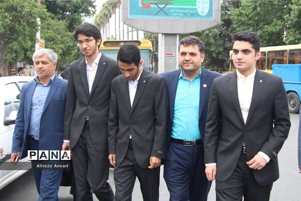 تجلیل از دانش‌آموزان مدال‌آور در المپیاد جهانی ریاضی