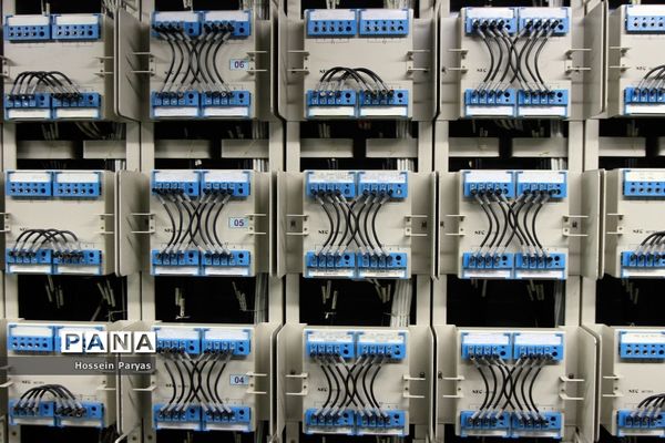 بازدید خبرنگاران از طبقه نهم ساختمان شرکت ارتباطات زیر ساخت در میدان امام خمینی