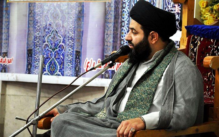 عمل به دستورات ویژگی اصلی شیعیان است