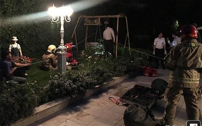 تصاویر/ نجات معجزه‌آسای مرد جوان از چاه ۵۰ متری