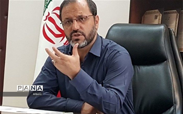 فرماندار ساوجبلاغ مطرح کرد: ایجاد اشتغال برای جوانان و بانوان سرپرست خانوار، کشور را از آسیب های اجتماعی نیز دور می کند