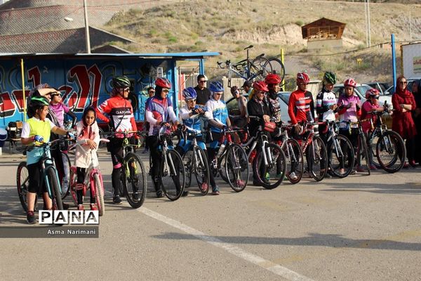 مسابقه دوچرخه‌سواری بانوان در تبریز