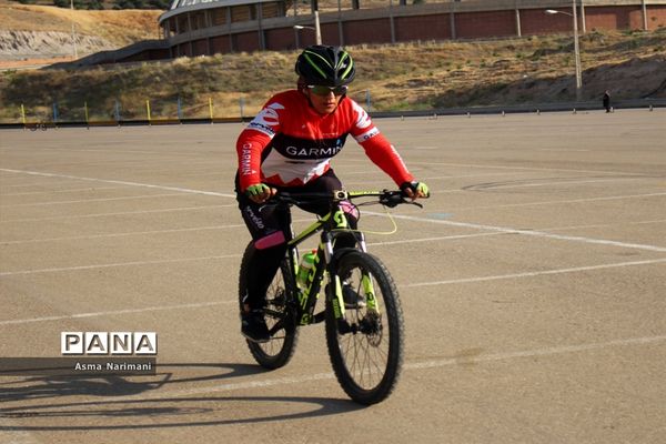 مسابقه دوچرخه‌سواری بانوان در تبریز