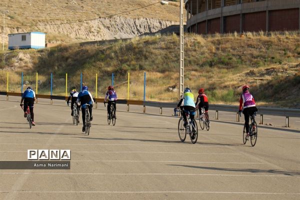 مسابقه دوچرخه‌سواری بانوان در تبریز