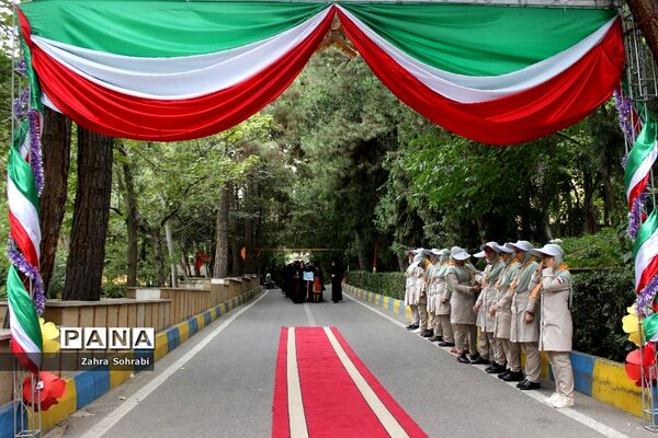 حضور دانش‌آموزان دختر مناطق مرزی کشور در اردوگاه شهید با‌هنر تهران