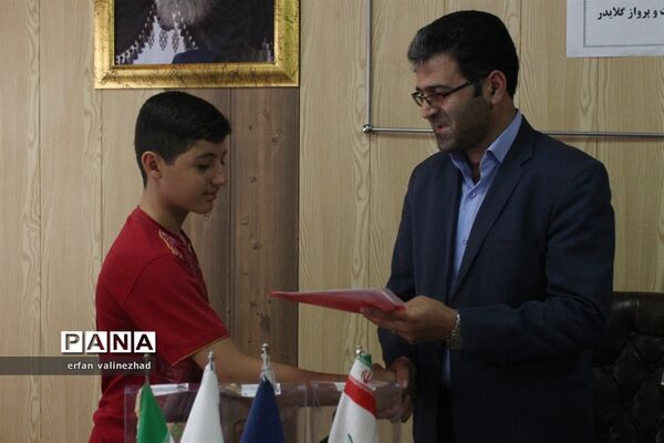 مراسم تجلیل از منتخبین مرحله استانی مسابقات ساخت و پرواز گلایدر