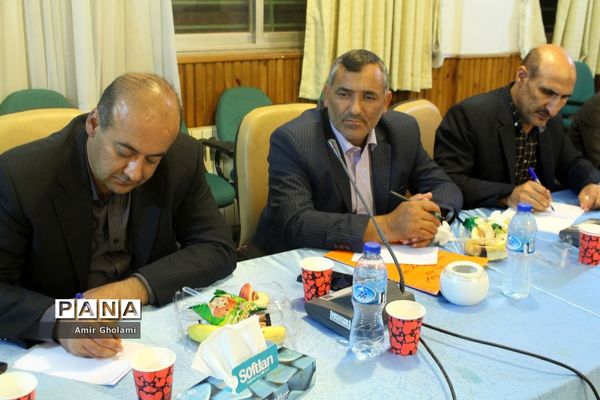 جلسه‌ توجیهی سرپرستان استان های حاضر در اردوی ملی مناطق مرزی