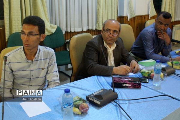 جلسه‌ توجیهی سرپرستان استان های حاضر در اردوی ملی مناطق مرزی