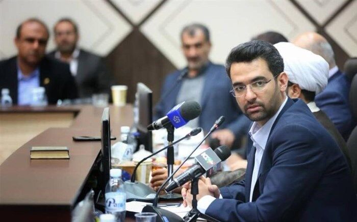 آذری جهرمی: بستن فضای مجازی کار تنبل هاست