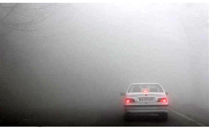 مه‌گرفتگی و باران در جاده‌های شمالی