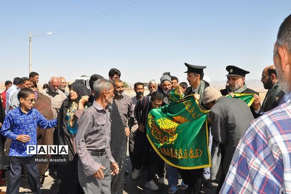 استقبال اهالی روستای بورنگ درمیان از حضور پرچم و کاروان خدام امام رضا (ع)