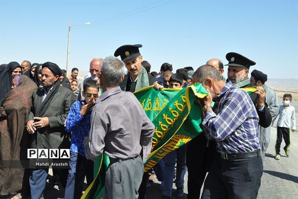 استقبال اهالی روستای بورنگ درمیان از حضور پرچم و کاروان خدام امام رضا (ع)